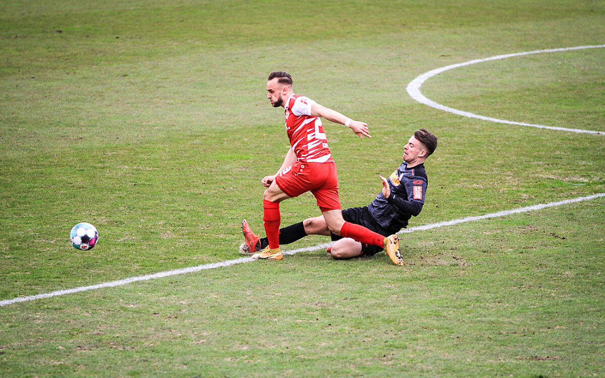 David Kopacz Zweikampf Wurzburger Kickers David Kopacz Zweikampf Wurzburger Kickers