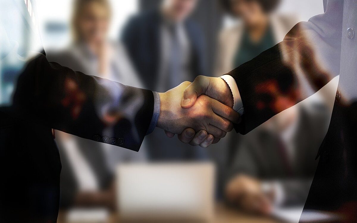 Geschaeftspartner handshake pixabay com Geschaeftspartner handshake pixabay com