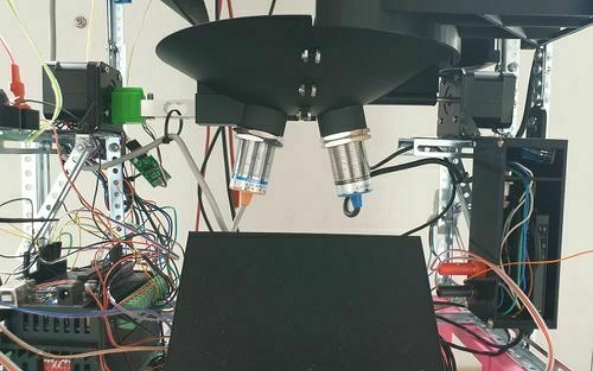 Intelligenter Muelleimer des Wirsberg Gymnasiums fuer den WVV Umweltpreis 2021 3 Abiturienten haben ihn gebaut Intelligenter Muelleimer des Wirsberg Gymnasiums fuer den WVV Umweltpreis 2021 3 Abiturienten haben ihn gebaut