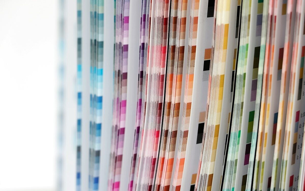 Papier im Regal unsplash Papier im Regal unsplash