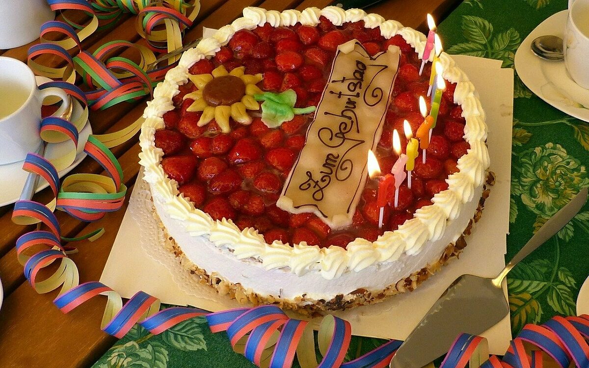 Geburtstag Kuchen Kerzen - pixabay.com Geburtstag Kuchen Kerzen - pixabay.com