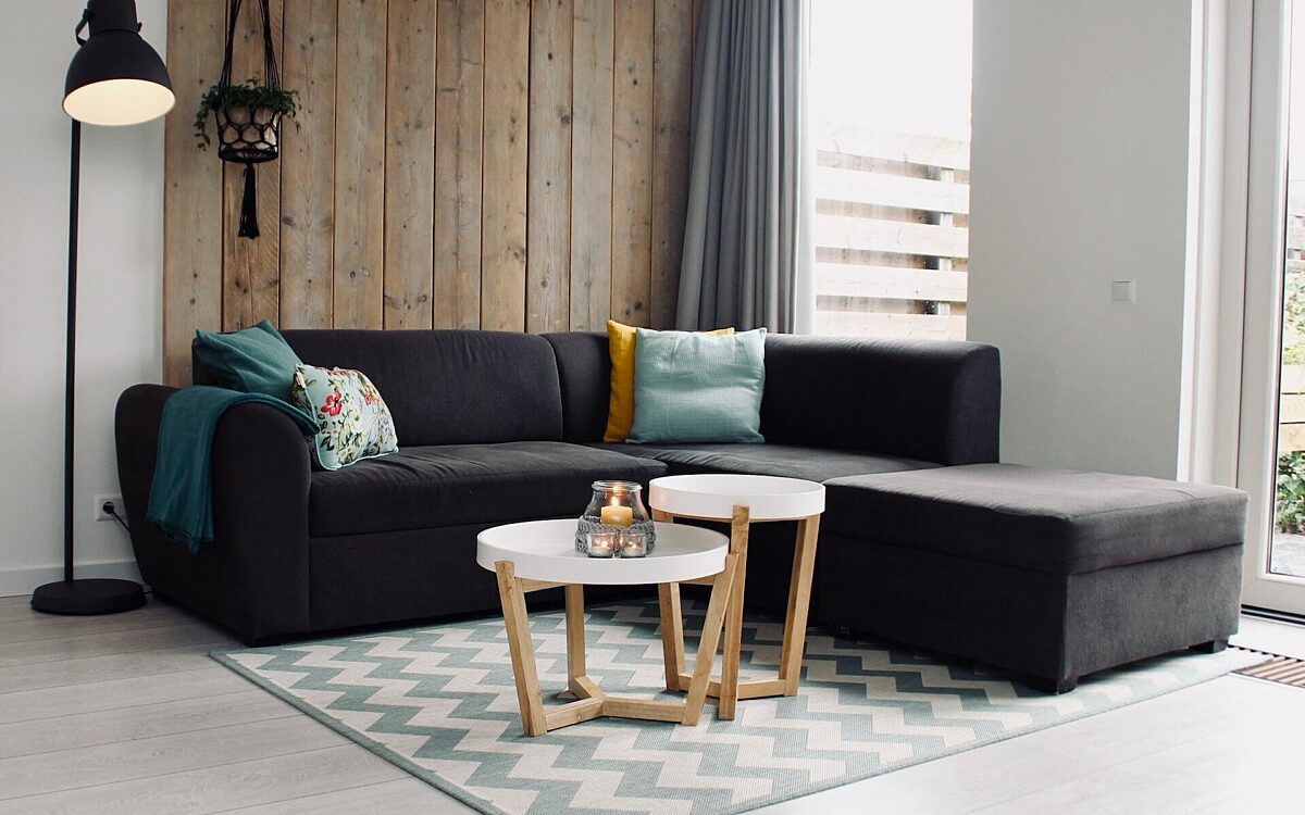 Wohnzimmer Sofa mit Couchtisch - unsplash.com Wohnzimmer Sofa mit Couchtisch - unsplash.com
