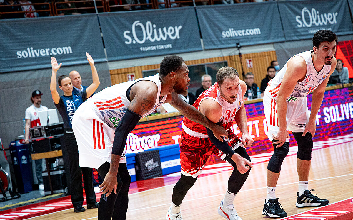 2021 11 02 s Oliver Baskets 50 2021 11 02 s Oliver Baskets 50