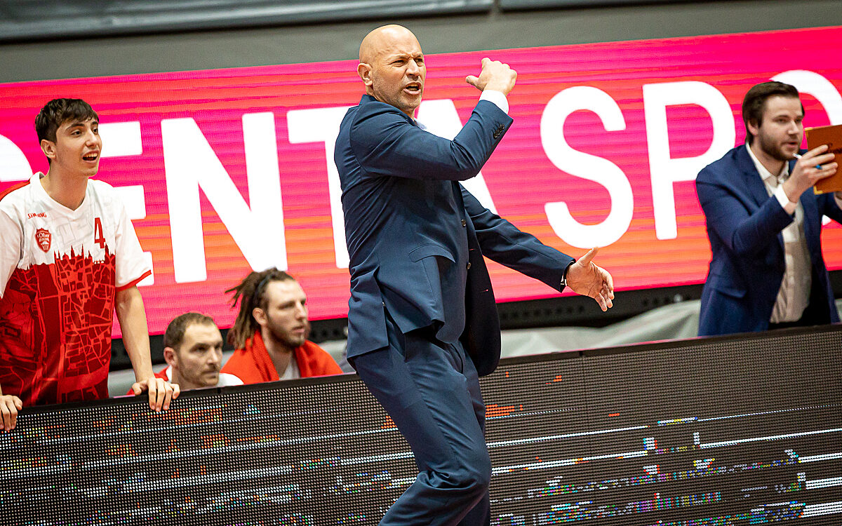 2021 11 02 s Oliver Baskets 64 2021 11 02 s Oliver Baskets 64