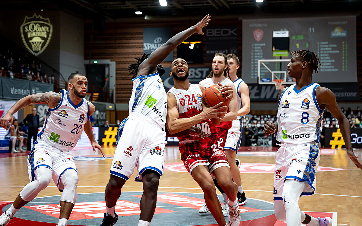 2021 11 21 s Oliver Baskets 14 2021 11 21 s Oliver Baskets 14