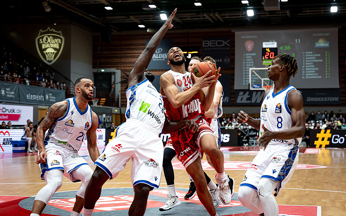 2021 11 21 s Oliver Baskets 15 2021 11 21 s Oliver Baskets 15