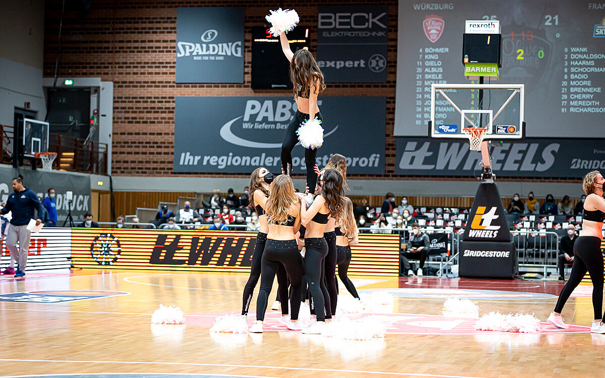 2021 11 21 s Oliver Baskets 27 2021 11 21 s Oliver Baskets 27