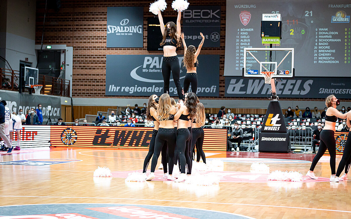 2021 11 21 s Oliver Baskets 28 2021 11 21 s Oliver Baskets 28