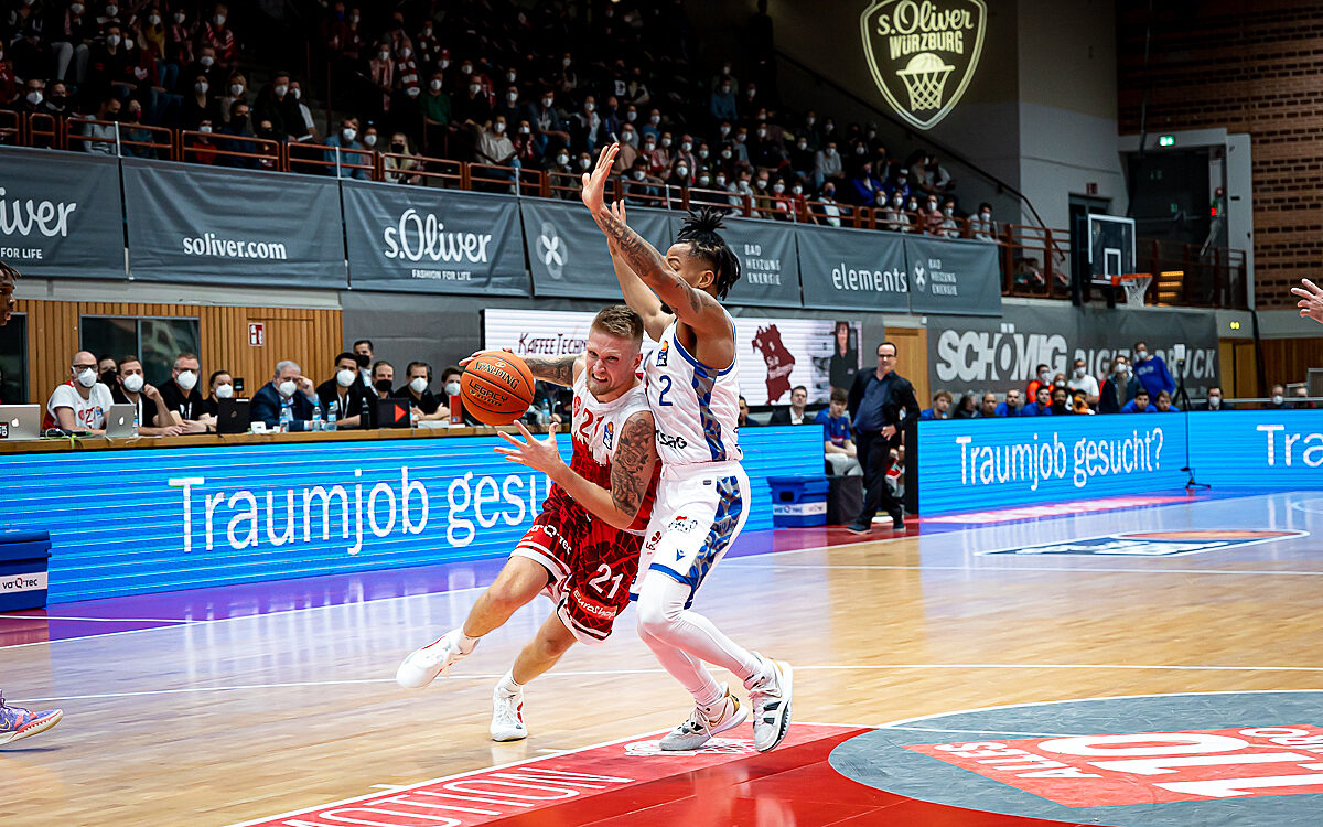 2021 11 21 s Oliver Baskets 42 2021 11 21 s Oliver Baskets 42