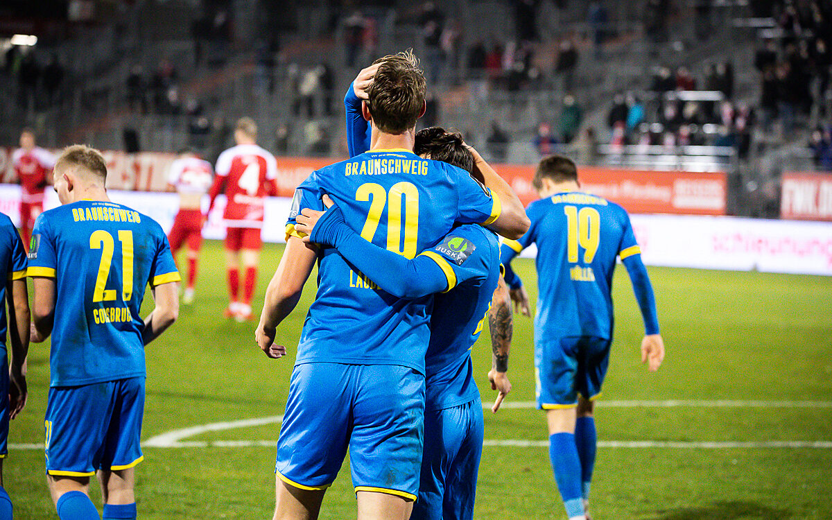 2021 11 30 FWK Kickers 17 2021 11 30 FWK Kickers 17