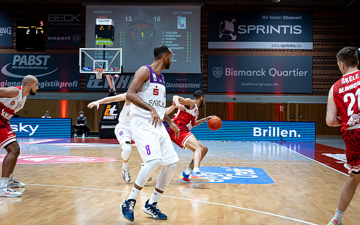 2021 12 27 s Oliver Baskets 15 2021 12 27 s Oliver Baskets 15