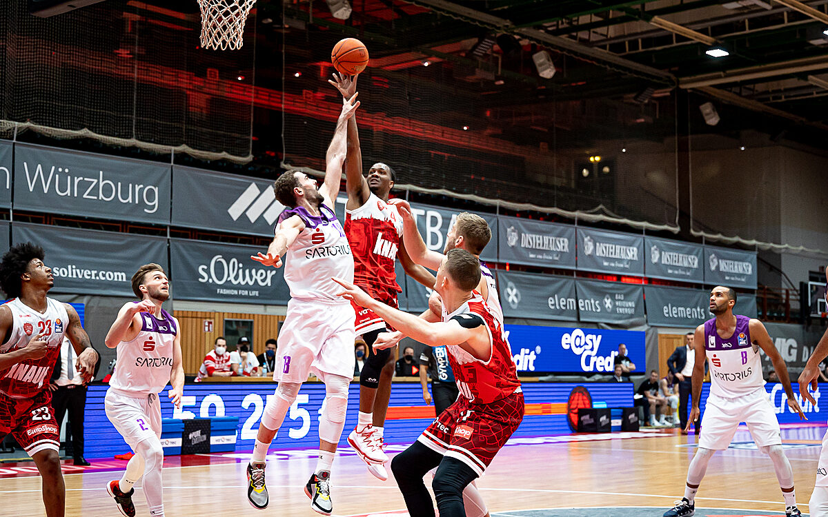 2021 12 27 s Oliver Baskets 27 2021 12 27 s Oliver Baskets 27