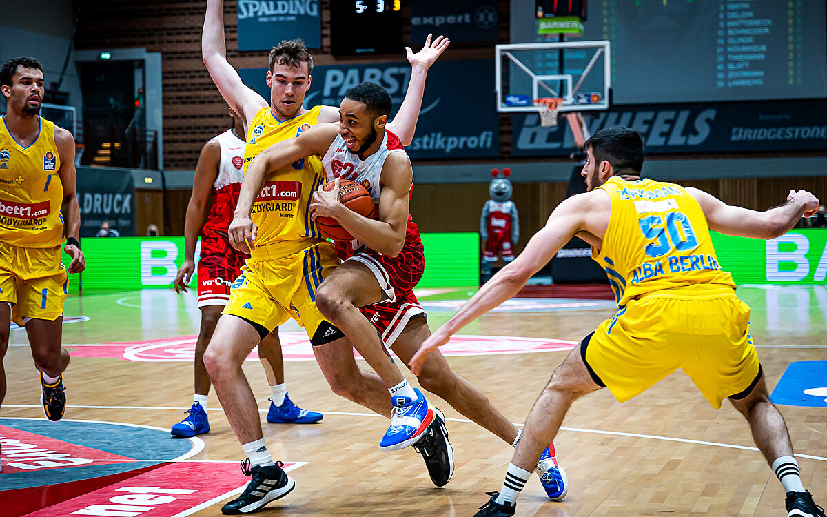 2022 01 30 s Oliver Baskets 21 2022 01 30 s Oliver Baskets 21