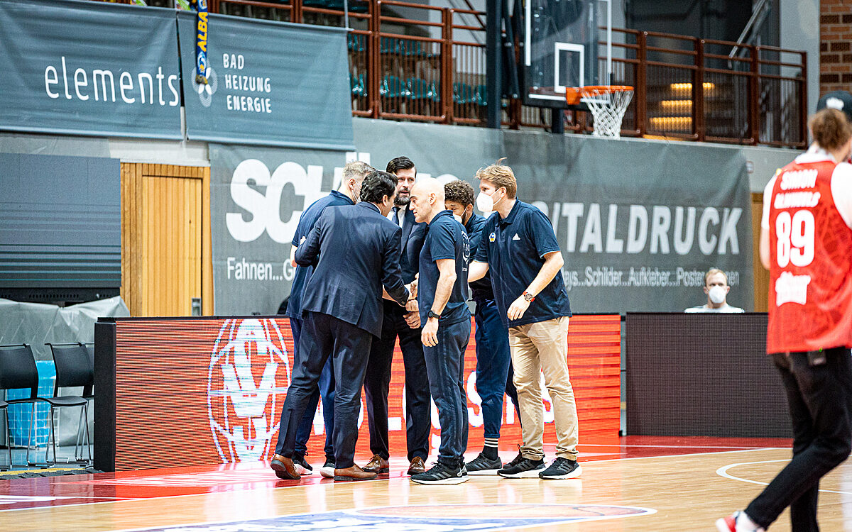 2022 01 30 s Oliver Baskets 3 2022 01 30 s Oliver Baskets 3