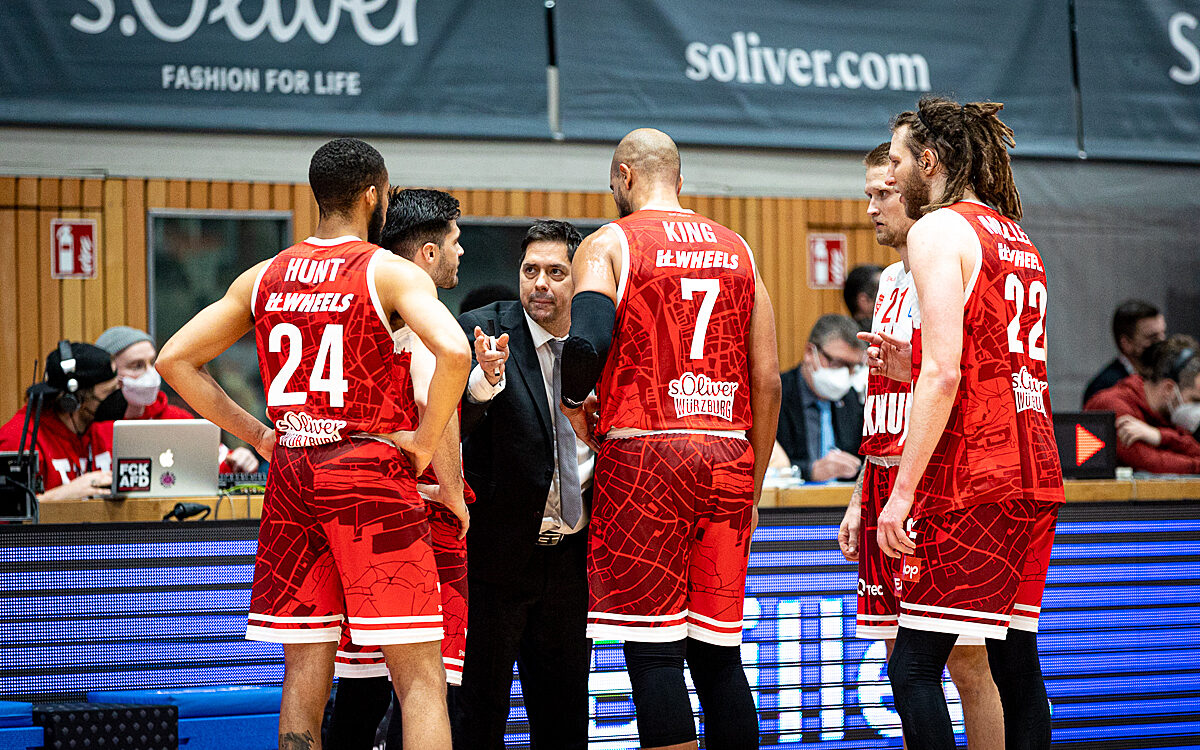 2022 02 06 s Oliver Baskets 72 2022 02 06 s Oliver Baskets 72