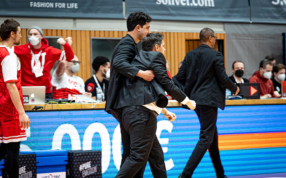 2022 02 06 s Oliver Baskets 78 2022 02 06 s Oliver Baskets 78