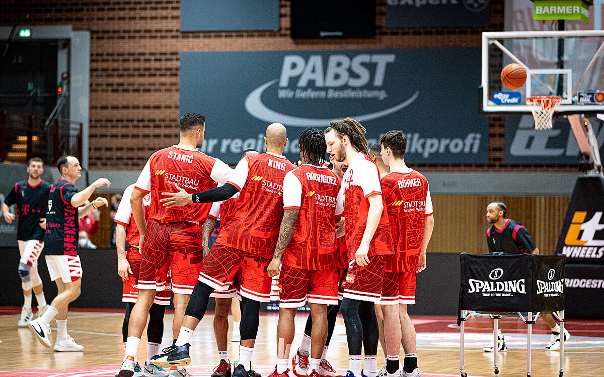 2022 02 16 s Oliver Baskets 1 2022 02 16 s Oliver Baskets 1