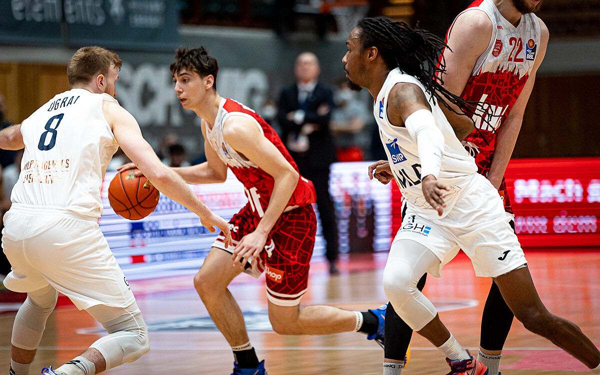 2022 03 19 s Oliver Baskets 49 2022 03 19 s Oliver Baskets 49