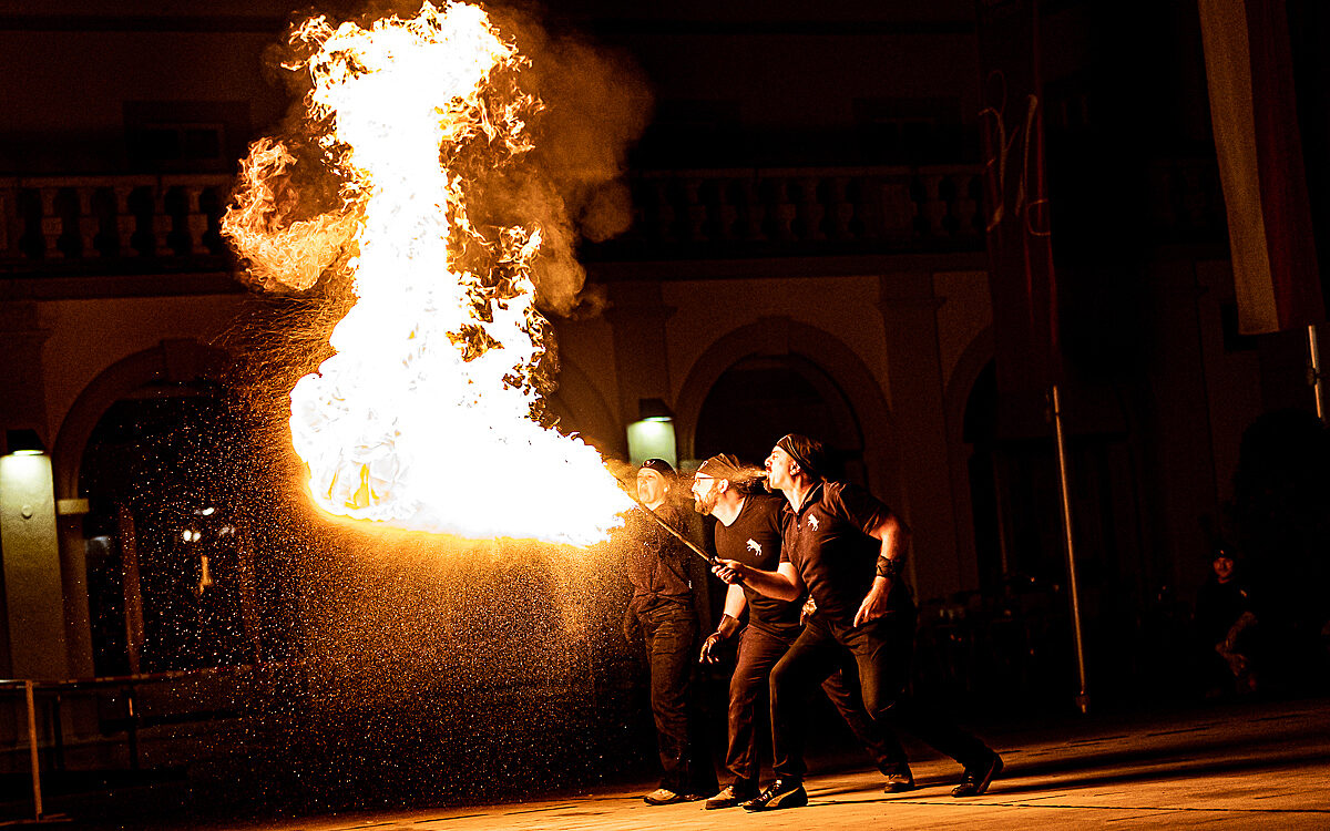 2022 03 27 Feuershow Rathausplatz 16 2022 03 27 Feuershow Rathausplatz 16