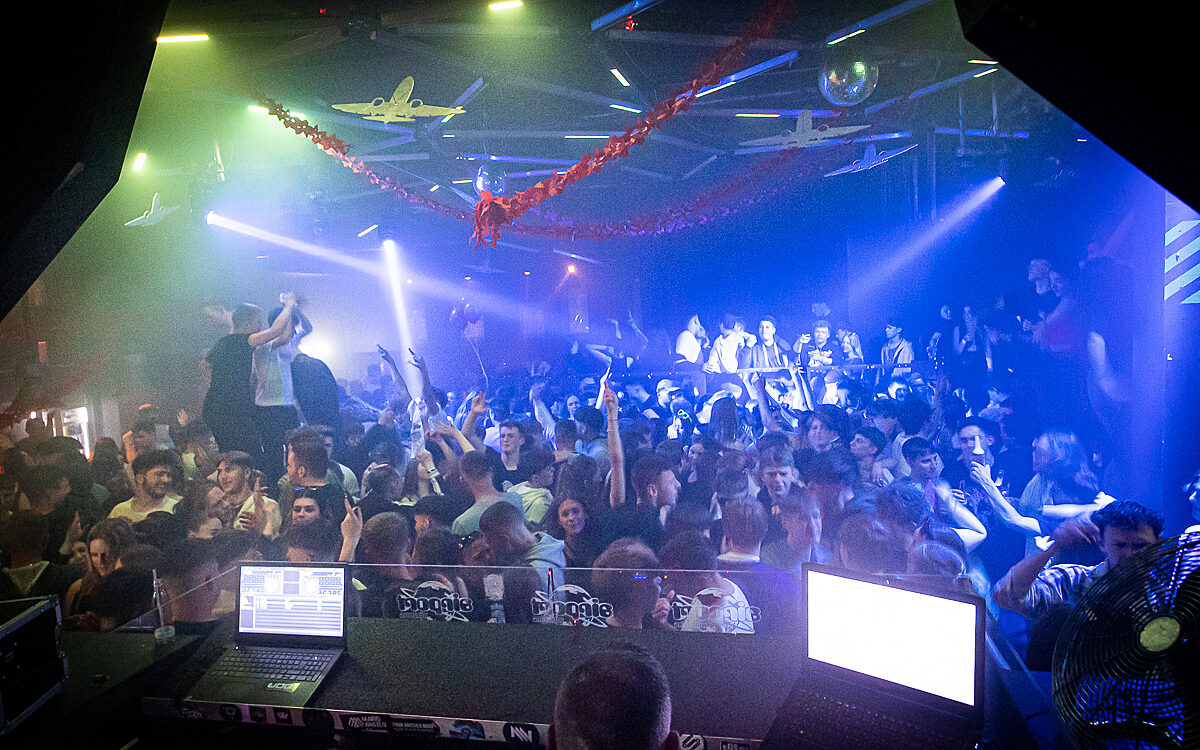 2022 04 22 Airport After Air 35 2022 04 22 Airport After Air 35