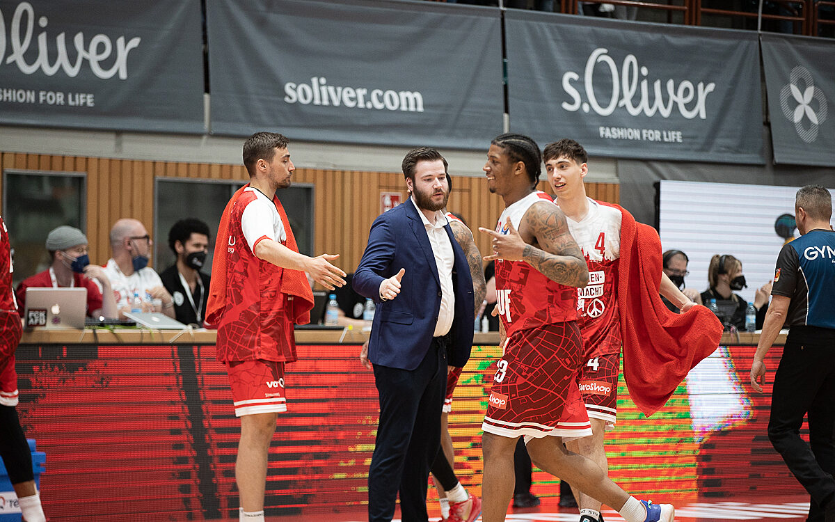 2022 04 23 s Oliver Baskets 100 2022 04 23 s Oliver Baskets 100