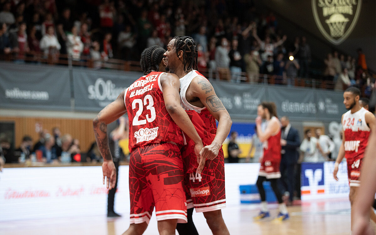 2022 04 23 s Oliver Baskets 102 2022 04 23 s Oliver Baskets 102