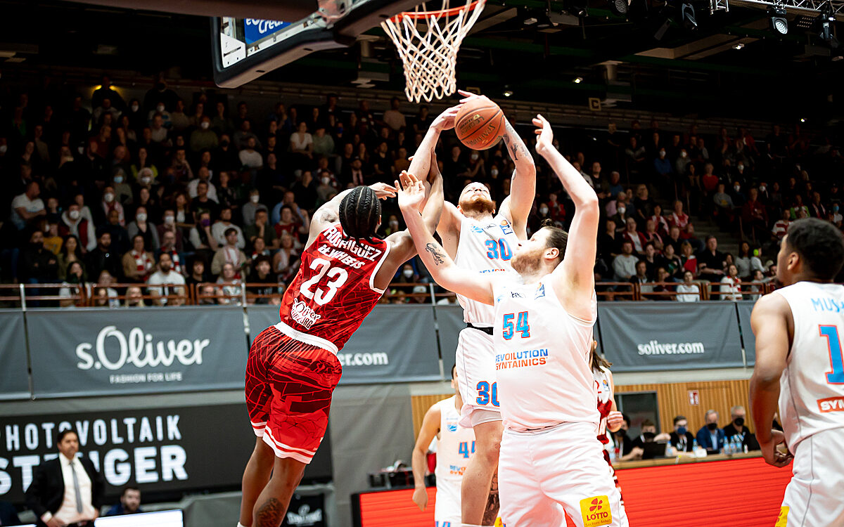 2022 04 23 s Oliver Baskets 65 2022 04 23 s Oliver Baskets 65