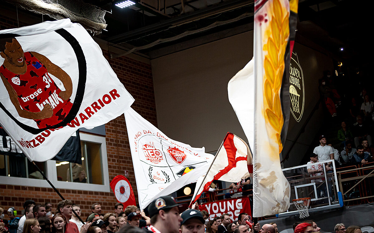 2022 04 23 s Oliver Baskets 68 2022 04 23 s Oliver Baskets 68