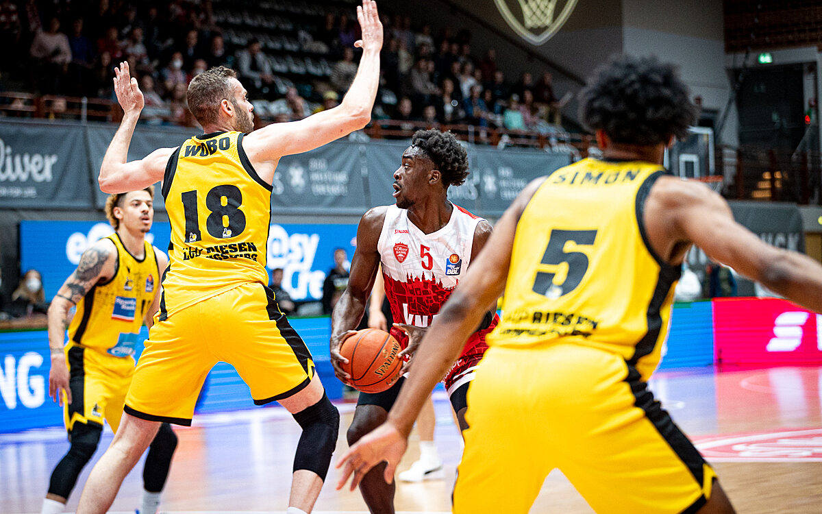 2022 04 26 s Oliver Baskets 472 2022 04 26 s Oliver Baskets 472