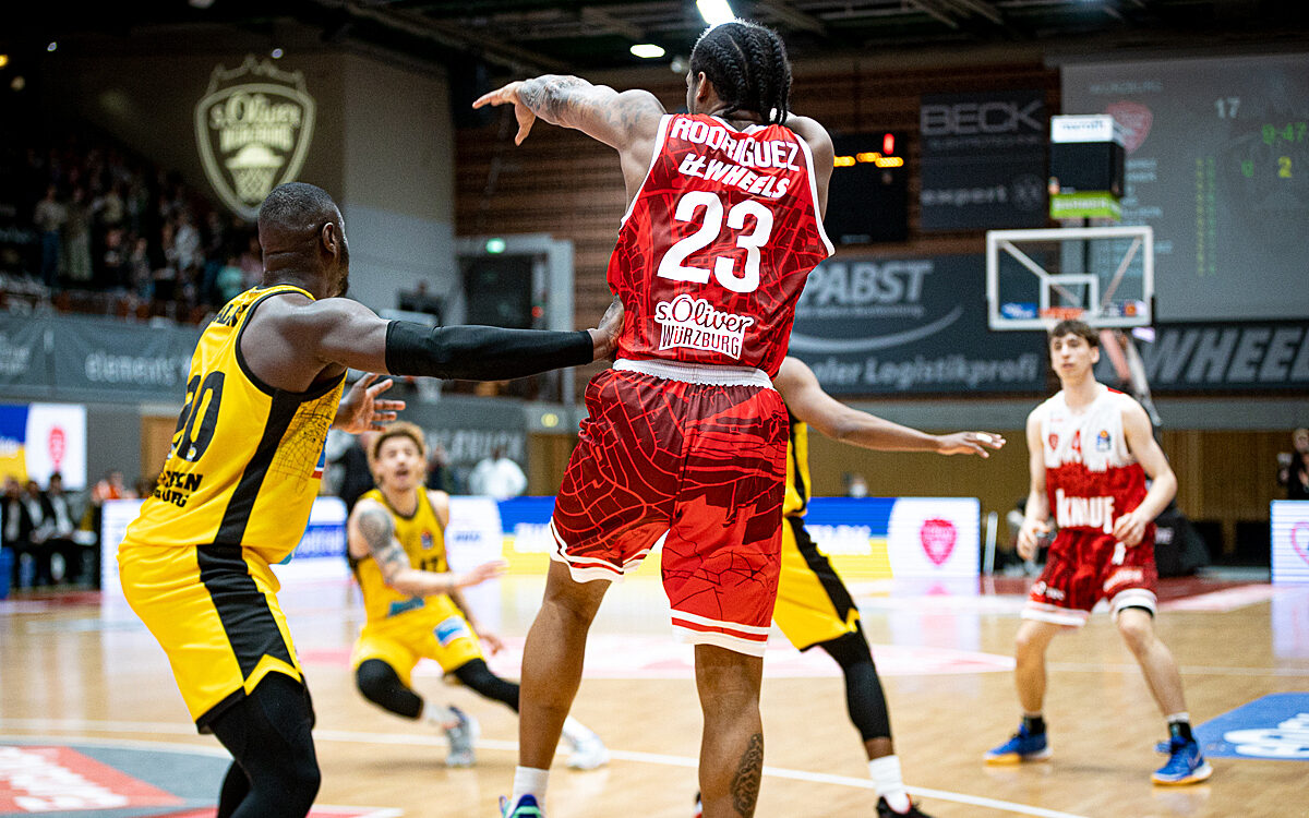 2022 04 26 s Oliver Baskets 474 2022 04 26 s Oliver Baskets 474