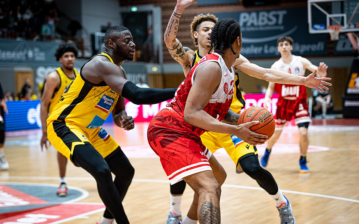 2022 04 26 s Oliver Baskets 476 2022 04 26 s Oliver Baskets 476