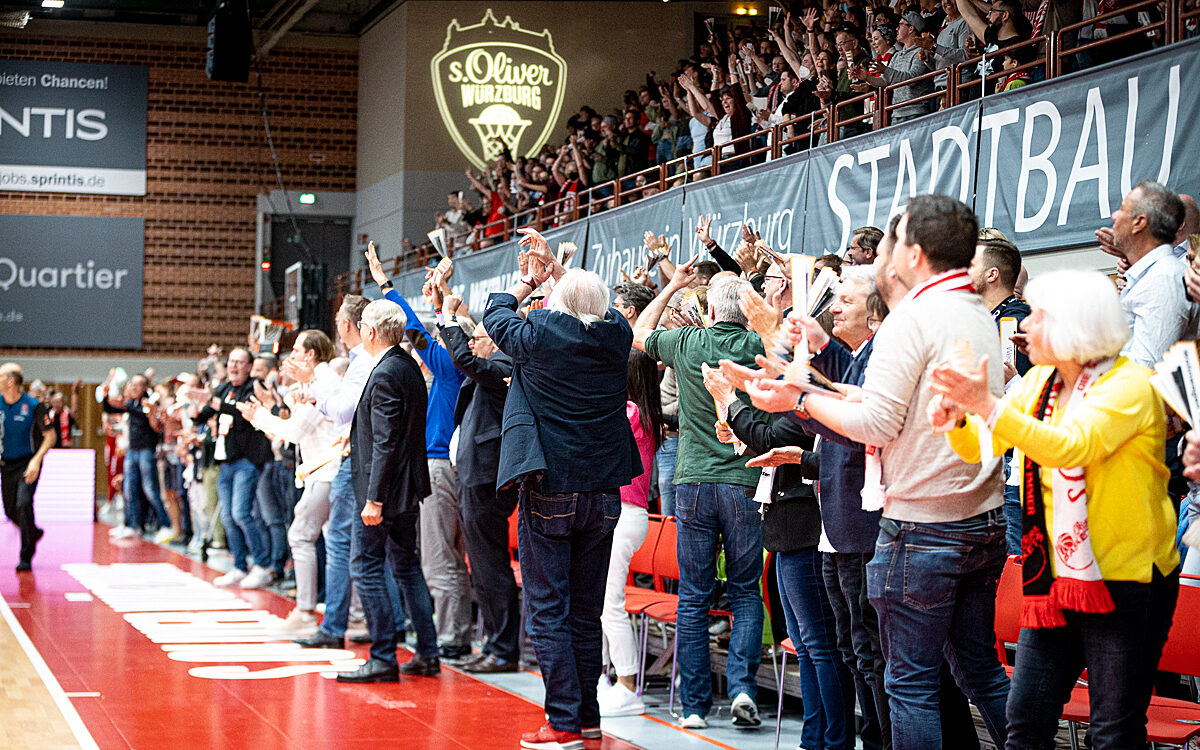 2022 04 26 s Oliver Baskets 512 2022 04 26 s Oliver Baskets 512