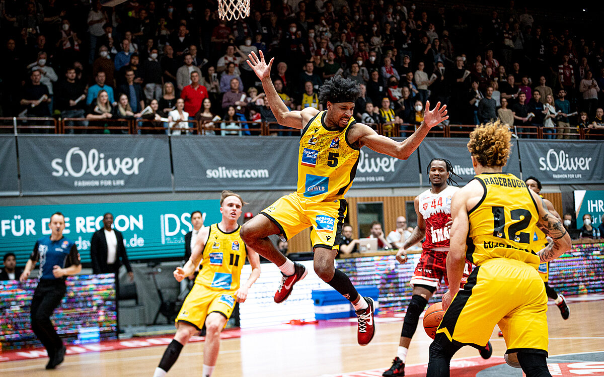 2022 04 26 s Oliver Baskets 516 2022 04 26 s Oliver Baskets 516