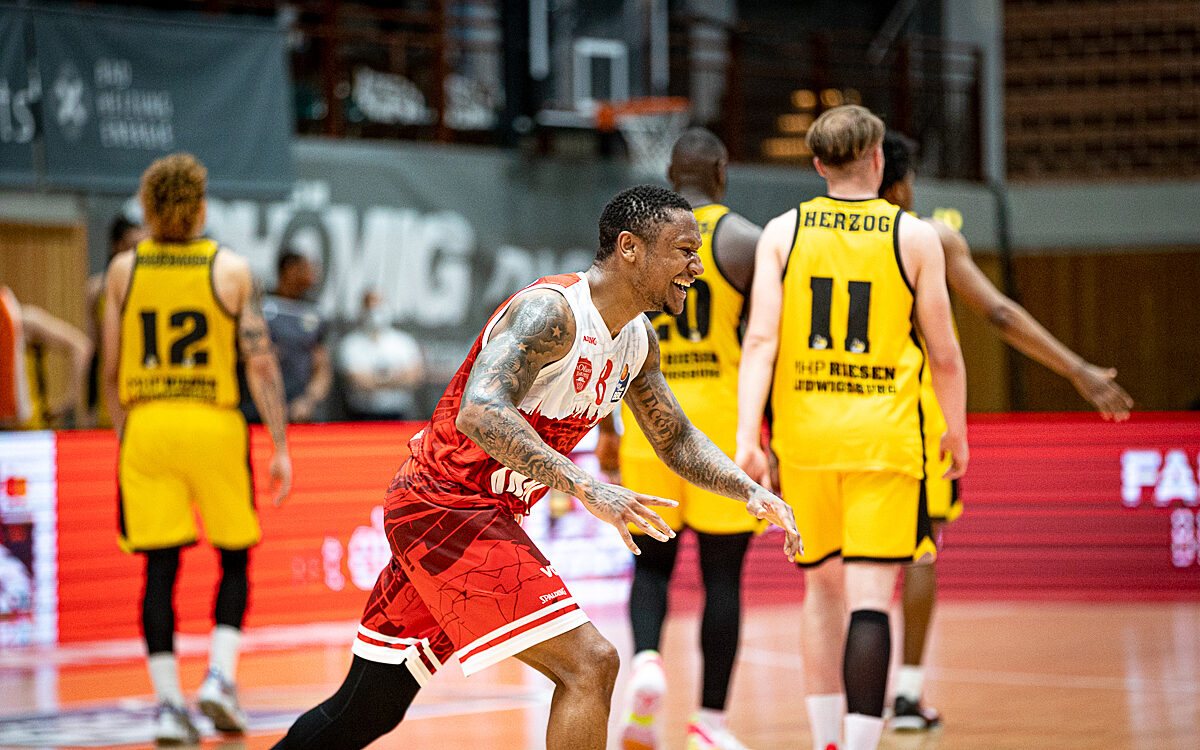 2022 04 26 s Oliver Baskets 518 2022 04 26 s Oliver Baskets 518