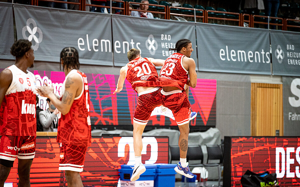 2022 04 26 s Oliver Baskets 531 2022 04 26 s Oliver Baskets 531