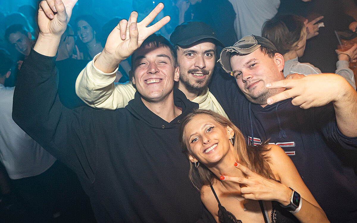 2022 09 17 Airport Malle Party 32 2022 09 17 Airport Malle Party 32