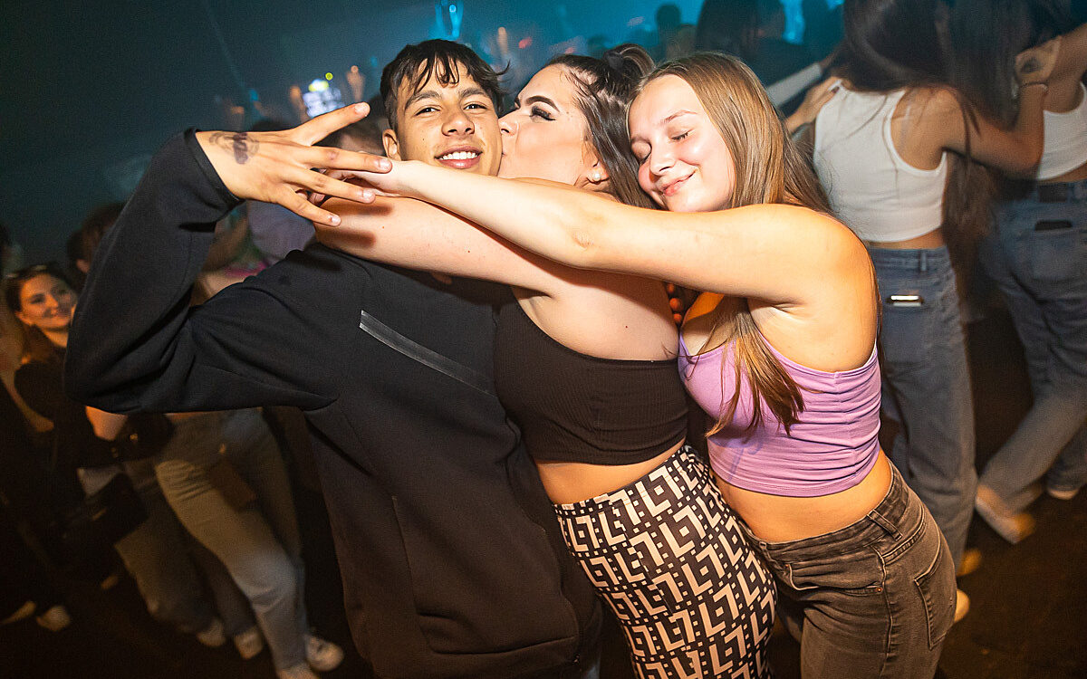 2022 09 17 Airport Malle Party 35 2022 09 17 Airport Malle Party 35