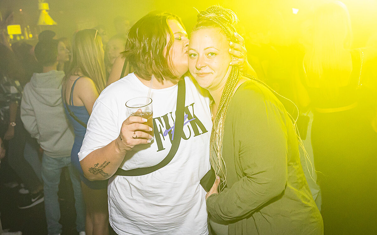 2022 09 17 Airport Malle Party 9 2022 09 17 Airport Malle Party 9