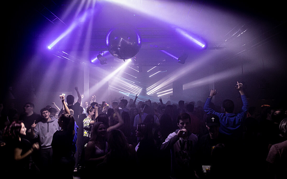 2022 09 18 Airport Malle Party 68 2022 09 18 Airport Malle Party 68