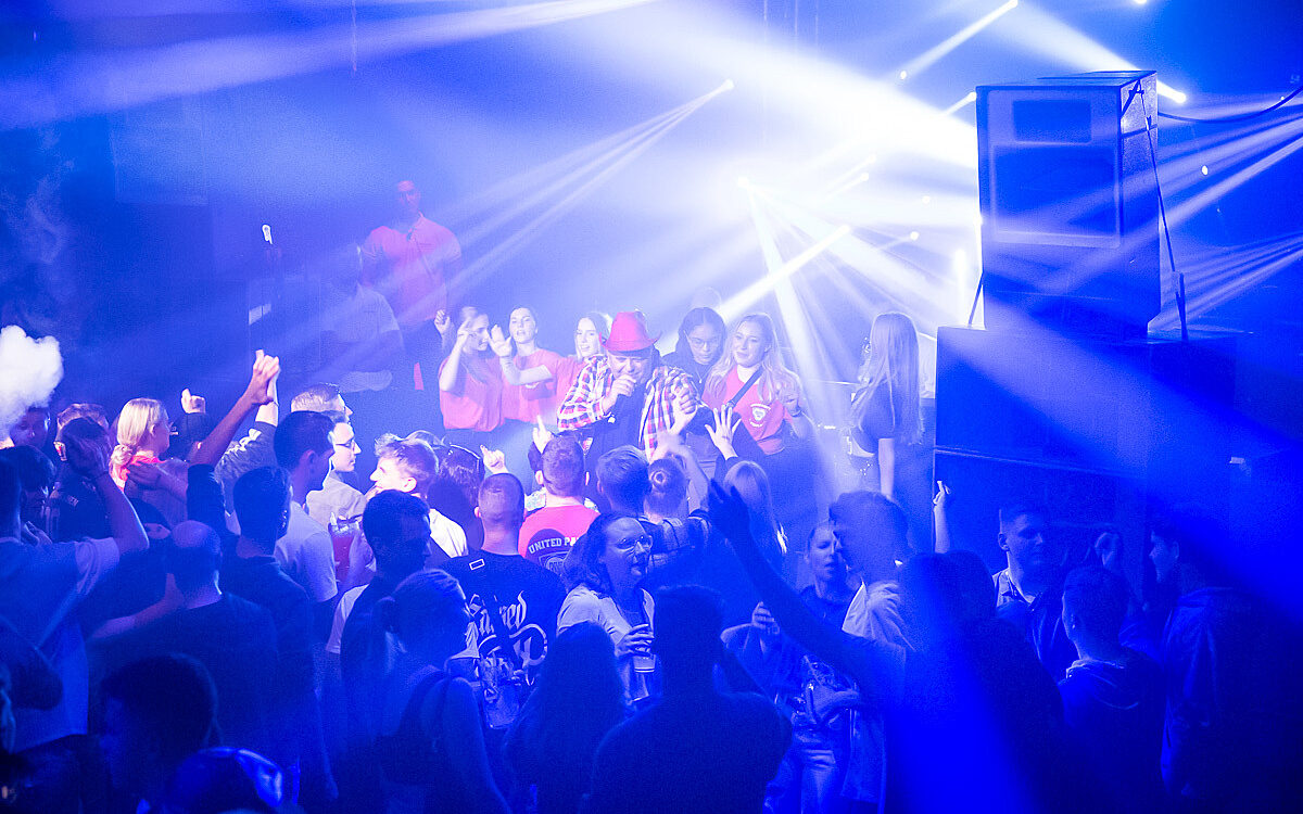 2022 09 18 Airport Malle Party 77 2022 09 18 Airport Malle Party 77