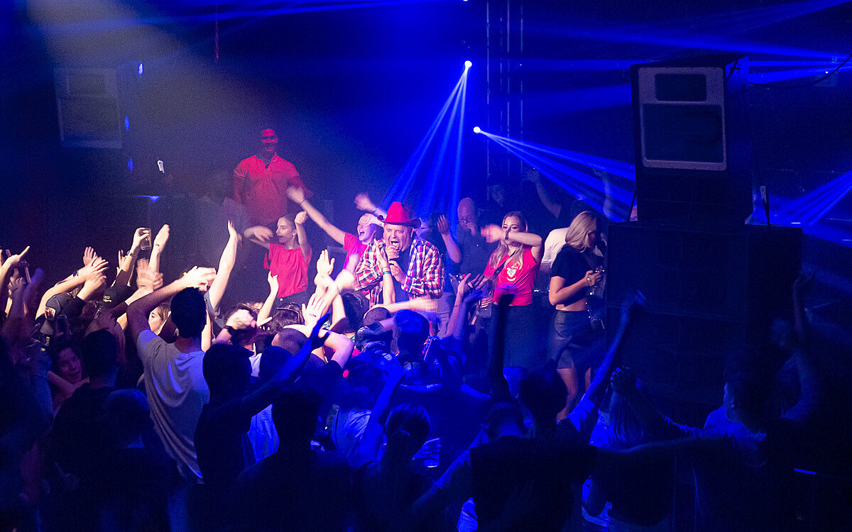 2022 09 18 Airport Malle Party 81 2022 09 18 Airport Malle Party 81