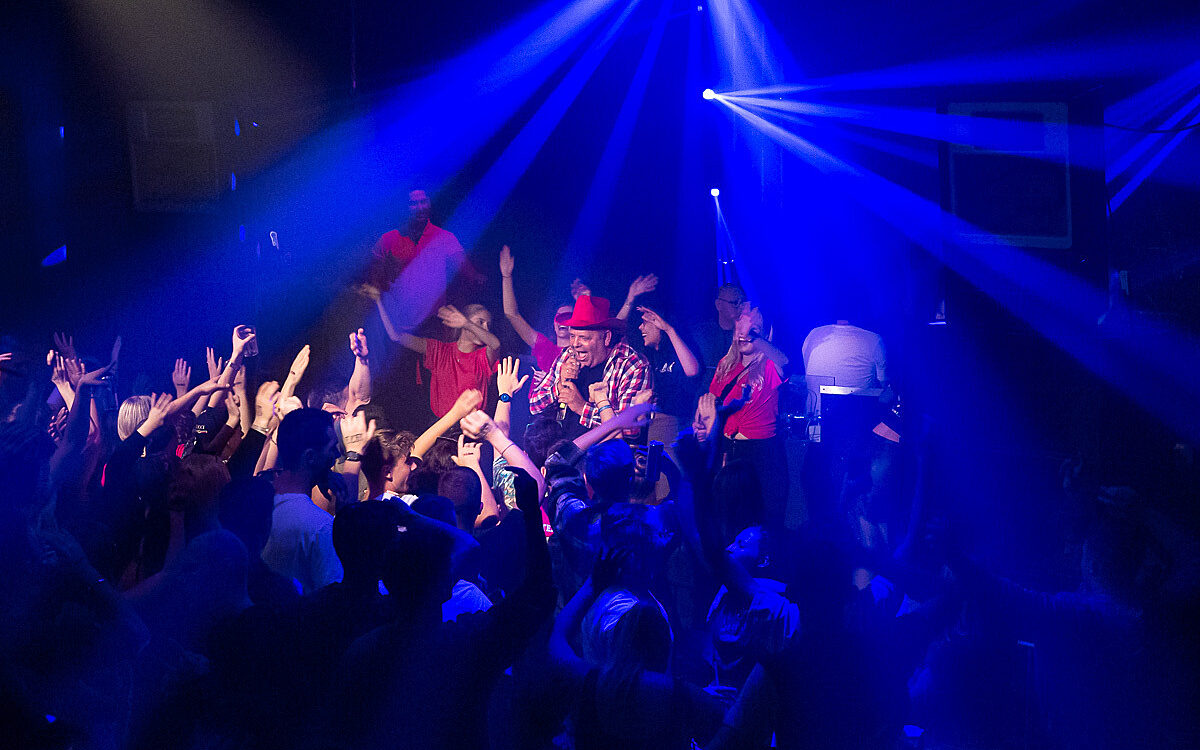 2022 09 18 Airport Malle Party 82 2022 09 18 Airport Malle Party 82