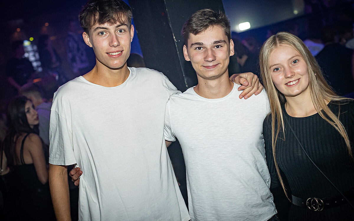 2022 09 30 Airport Black White 10 2022 09 30 Airport Black White 10