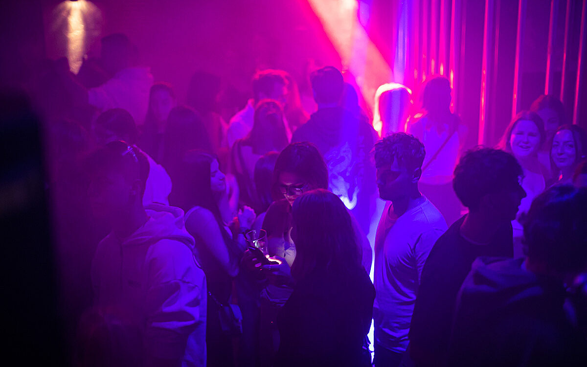 2022 09 30 Airport Black White 4 2022 09 30 Airport Black White 4