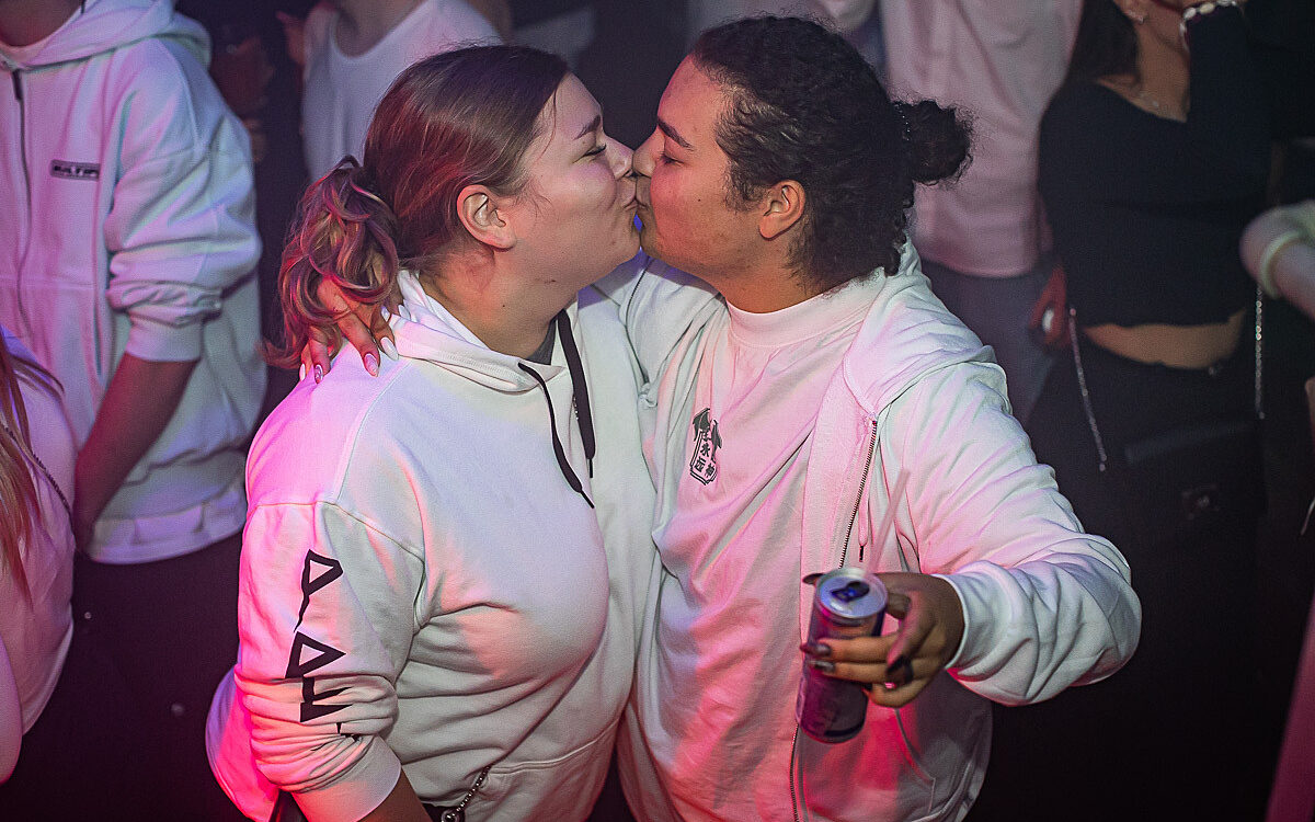 2022 09 30 Airport Black White 7 2022 09 30 Airport Black White 7