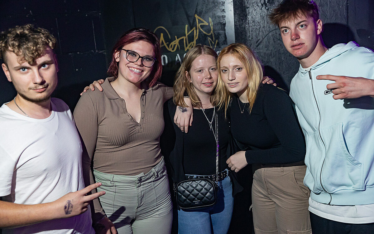 2022 10 01 Airport Black White 32 2022 10 01 Airport Black White 32