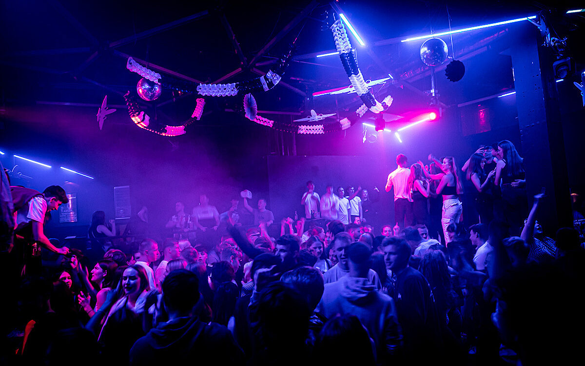 2022 10 01 Airport Black White 37 2022 10 01 Airport Black White 37