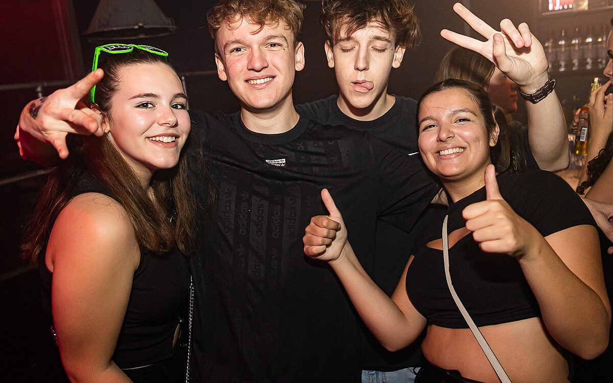 2022 10 22 Airport Votation 20 2022 10 22 Airport Votation 20