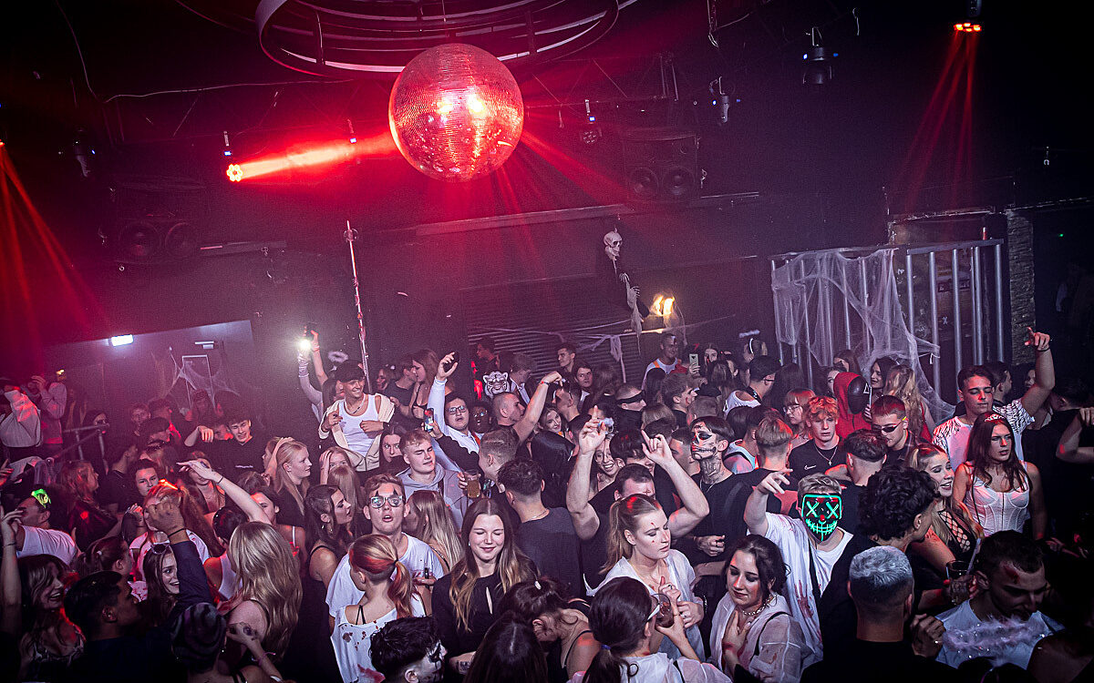 2022 10 31 Airport Halloween 11 2022 10 31 Airport Halloween 11