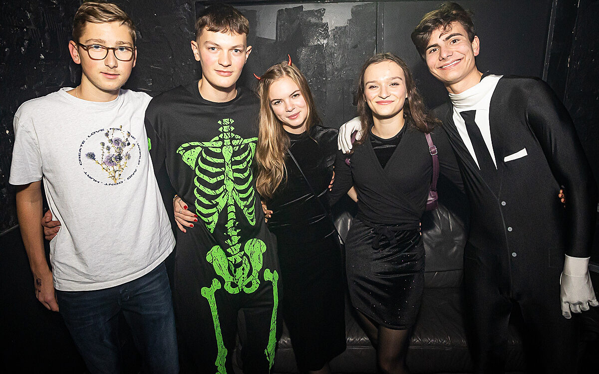 2022 10 31 Airport Halloween 12 2022 10 31 Airport Halloween 12